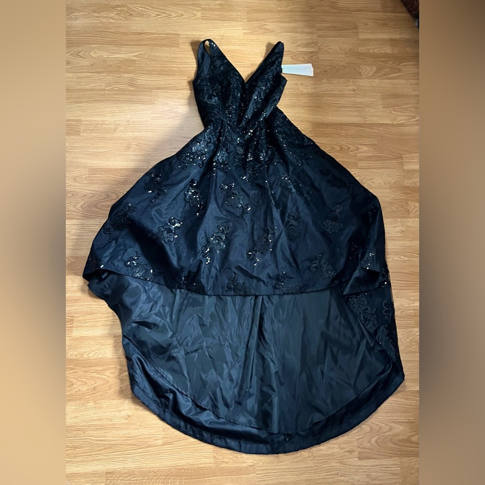 NWT Stunning Calvin Klein ball gown